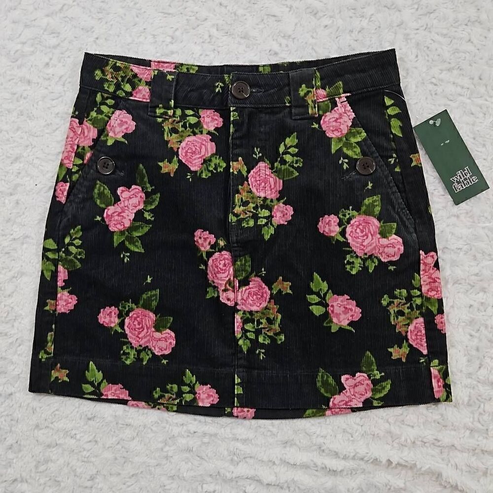 Wild Fable Corduroy black skirt with roses floral print size 00 New With Tags